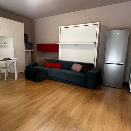 Urban House - Comfy Flat Navigli Milan Centerアパートメント エクステリア 写真