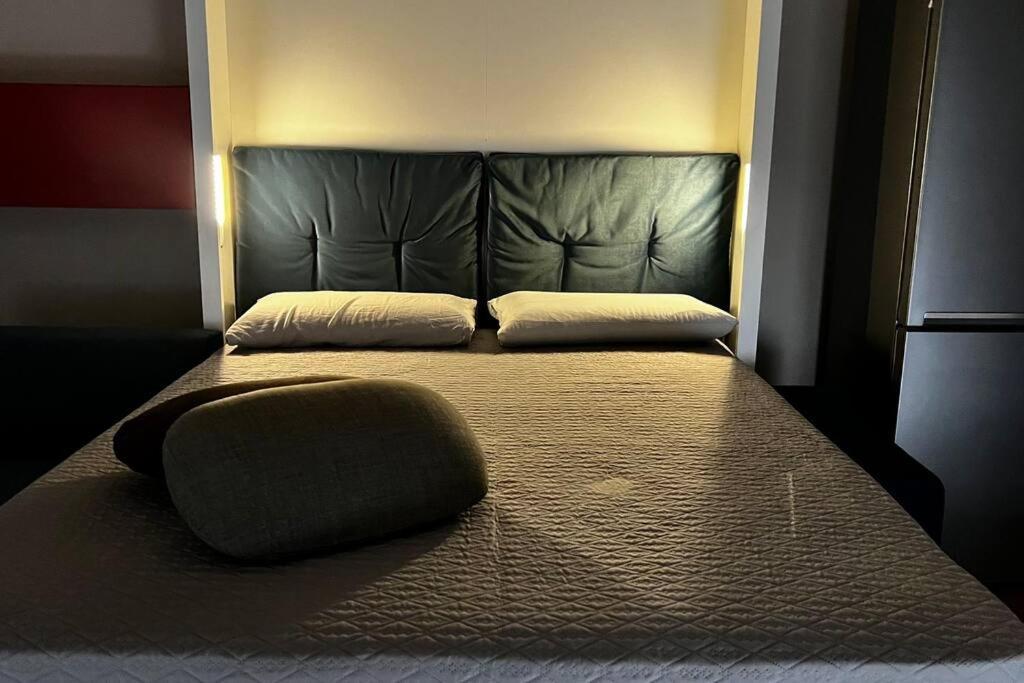 Urban House - Comfy Flat Navigli Milan Centerアパートメント エクステリア 写真