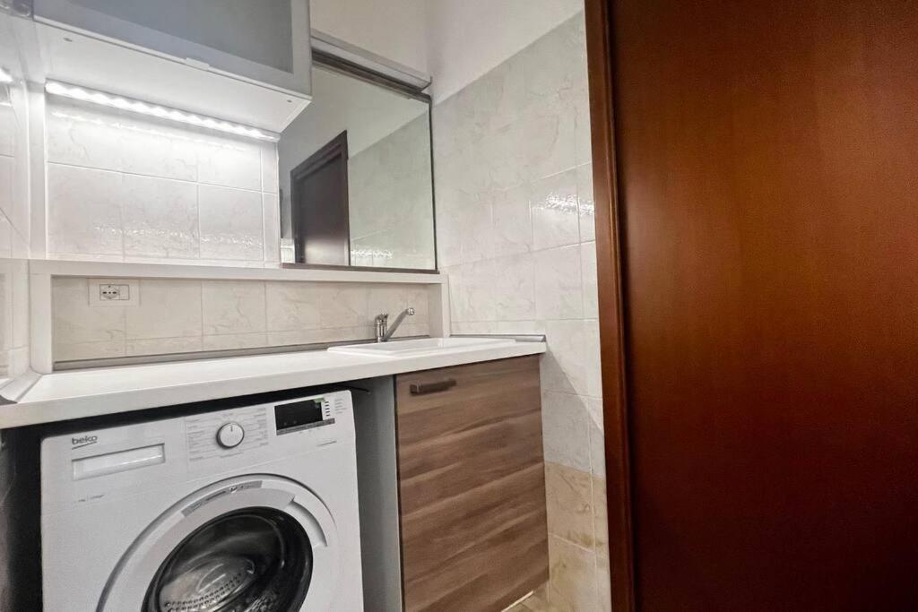 Urban House - Comfy Flat Navigli Milan Centerアパートメント エクステリア 写真