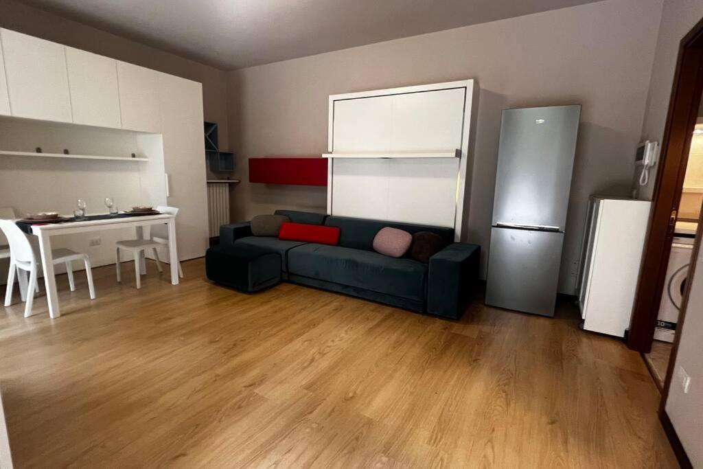 Urban House - Comfy Flat Navigli Milan Centerアパートメント エクステリア 写真