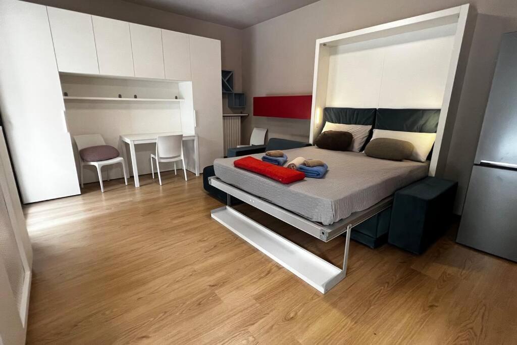 Urban House - Comfy Flat Navigli Milan Centerアパートメント エクステリア 写真